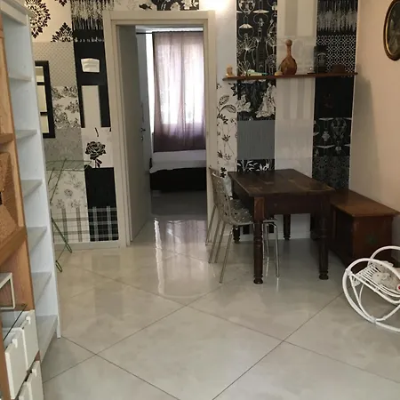 Homestay La Tana Del Bianconiglio Turin